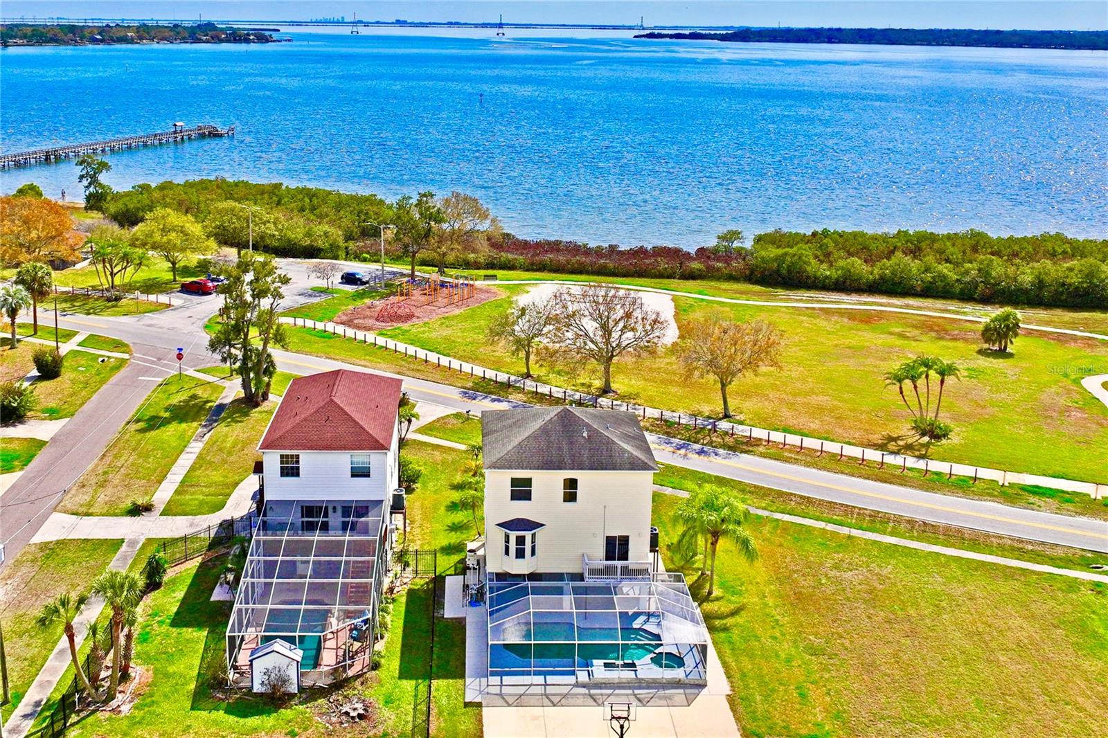 Single Family Residence in OLDSMAR, FL - Daniel Dourado