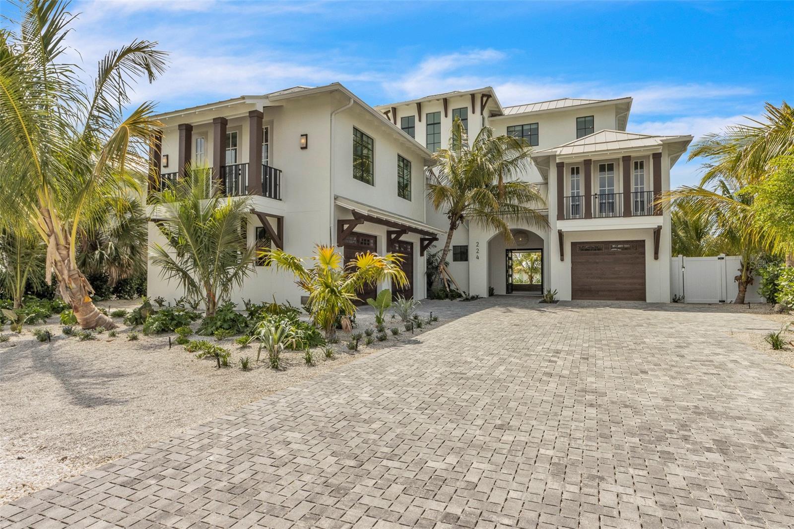 Single Family Residence in ANNA MARIA, FL - Daniel Dourado