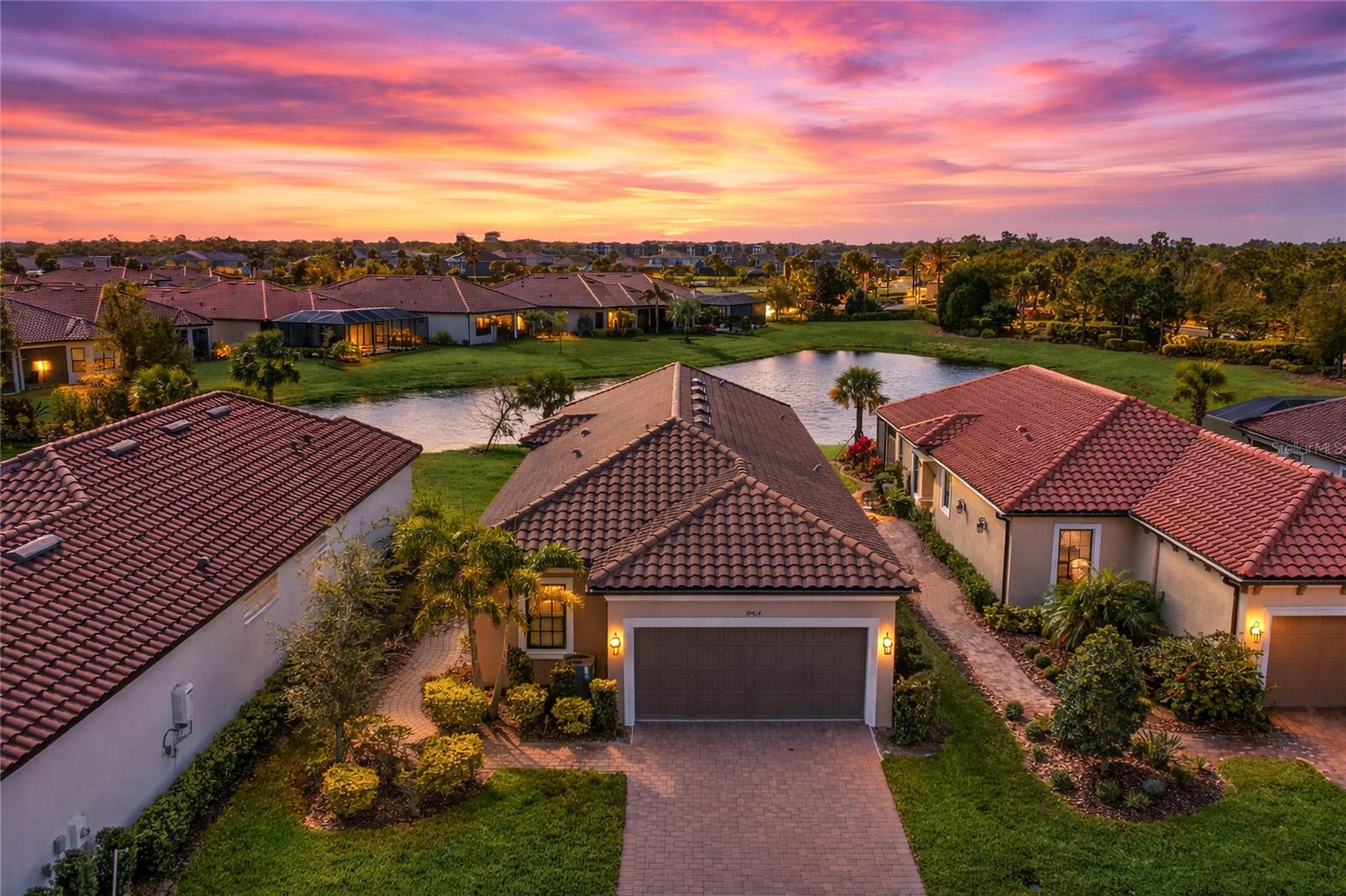 Single Family Residence in PALMETTO, FL - Daniel Dourado