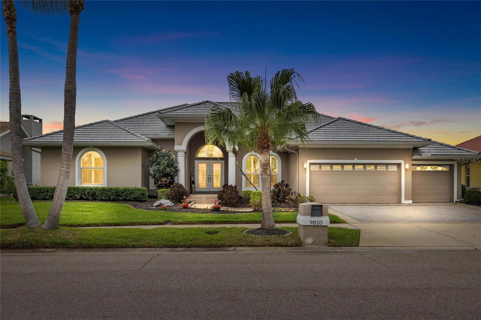 Single Family Residence in TAMPA, FL - Daniel Dourado