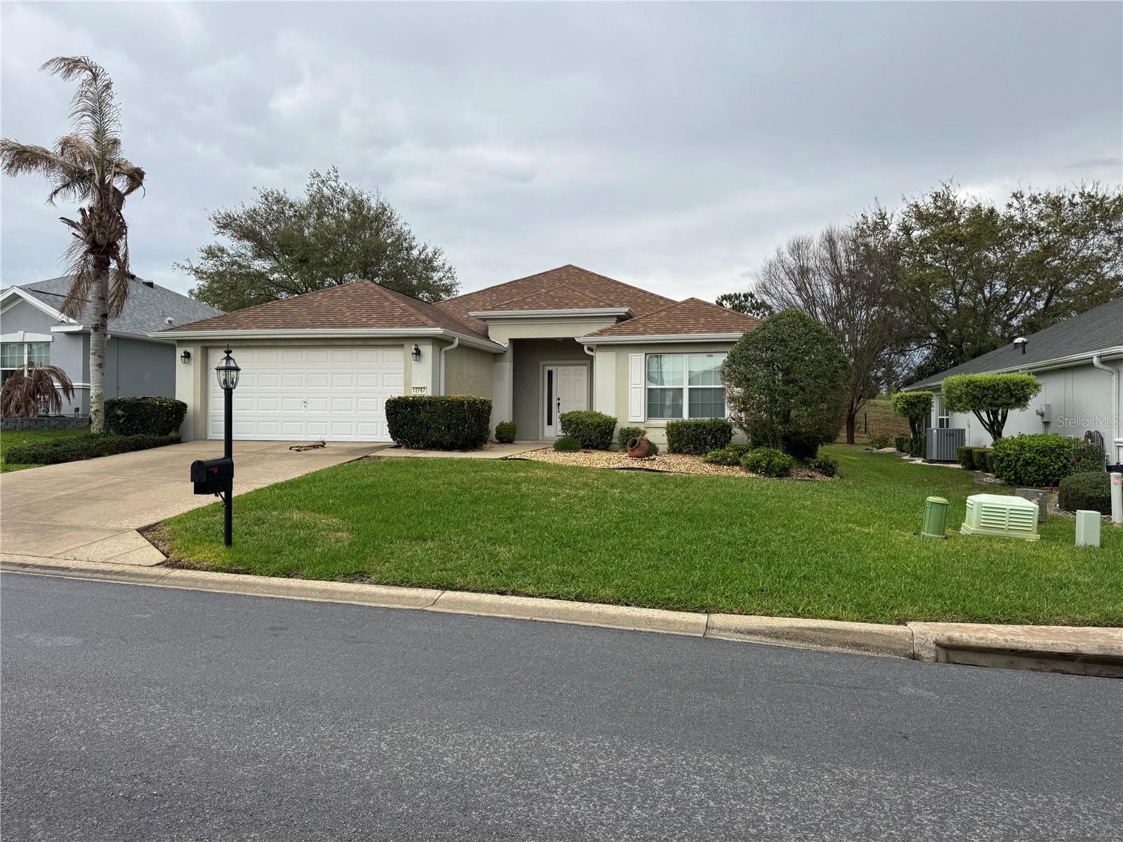 Single Family Residence em SUMMERFIELD, FL - Daniel Dourado