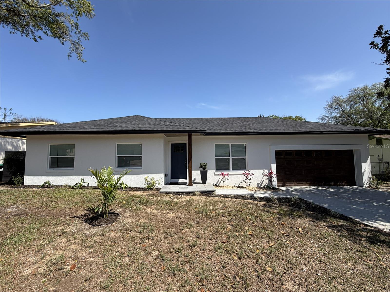 Single Family Residence in ORLANDO, FL - Daniel Dourado