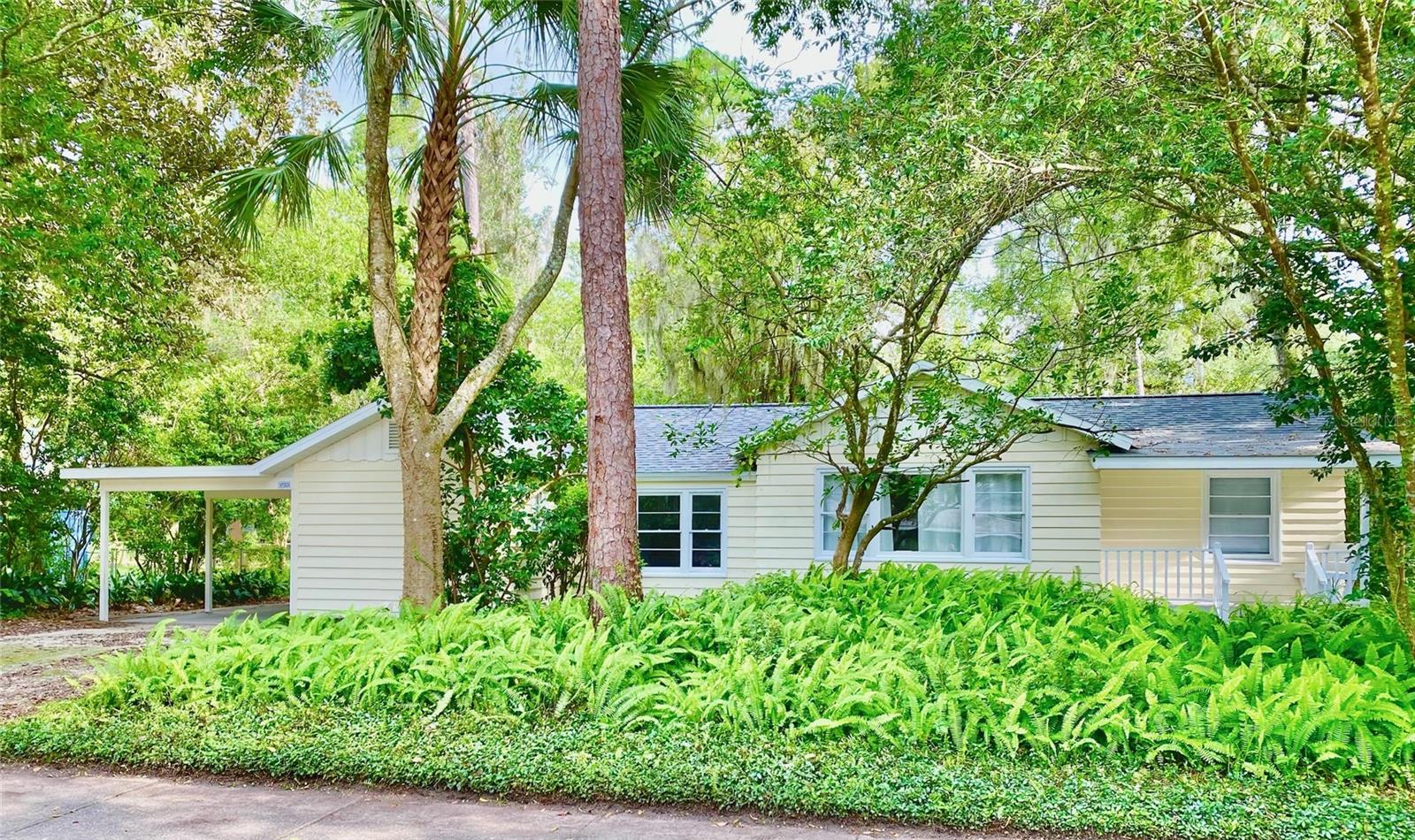 Single Family Residence in GAINESVILLE, FL - Daniel Dourado