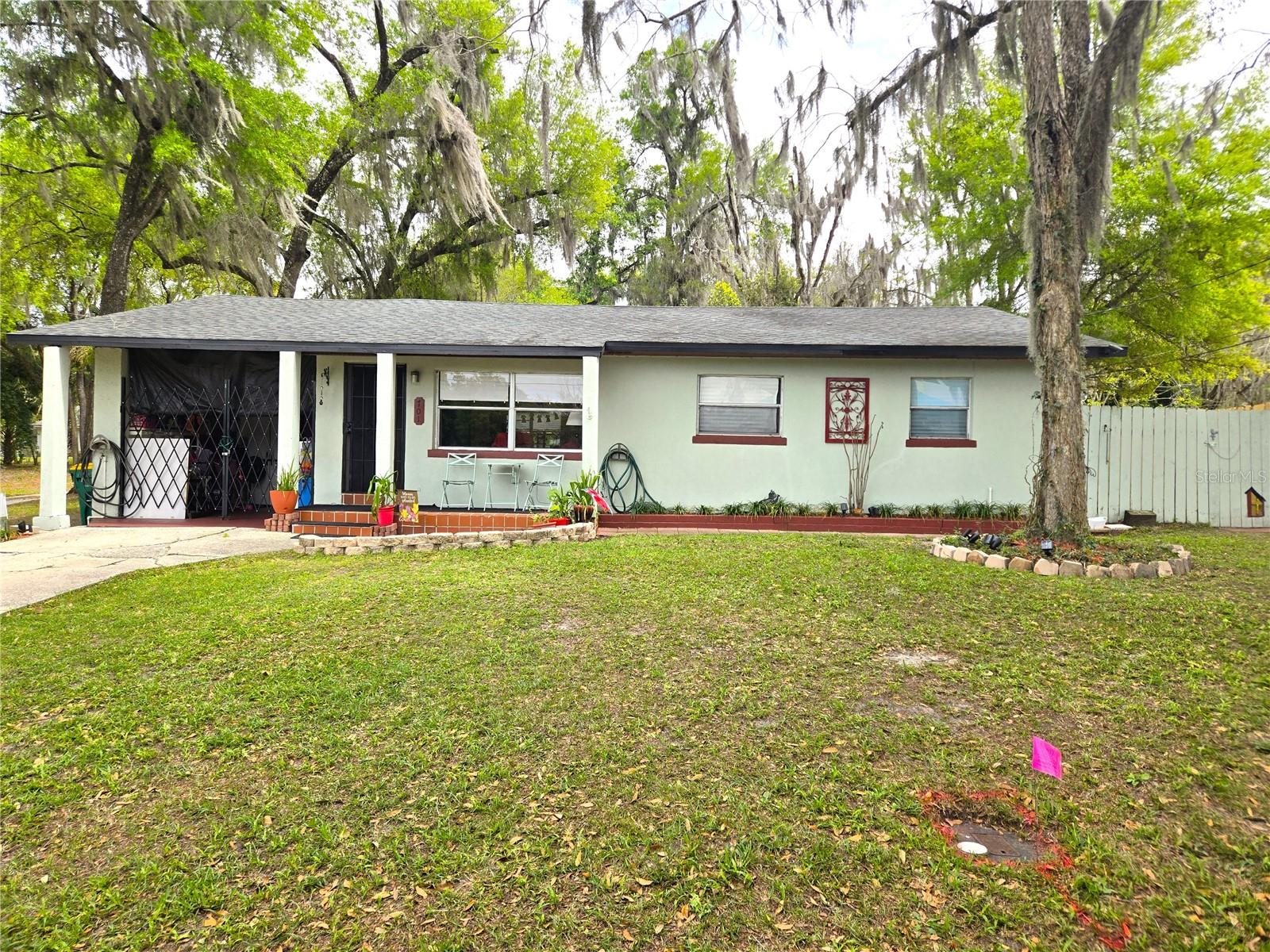 Single Family Residence in DELAND, FL - Daniel Dourado