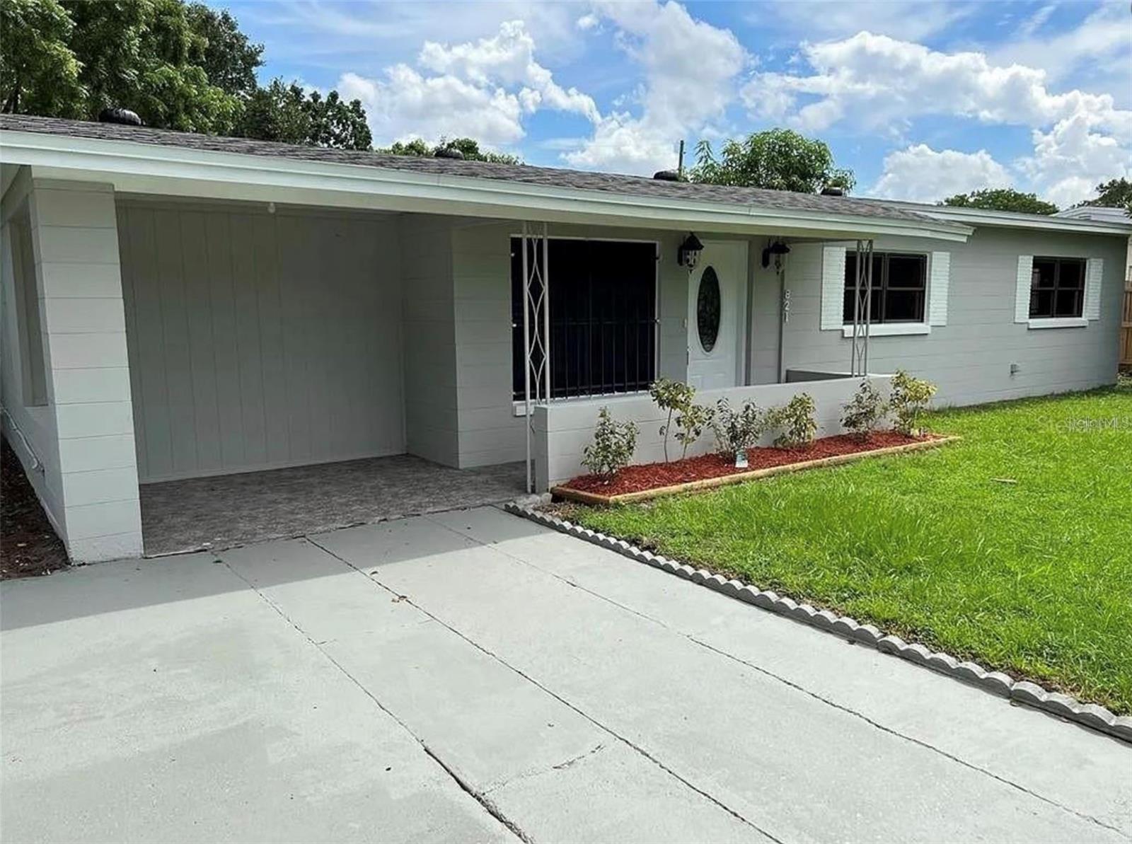 Single Family Residence in ORLANDO, FL - Daniel Dourado