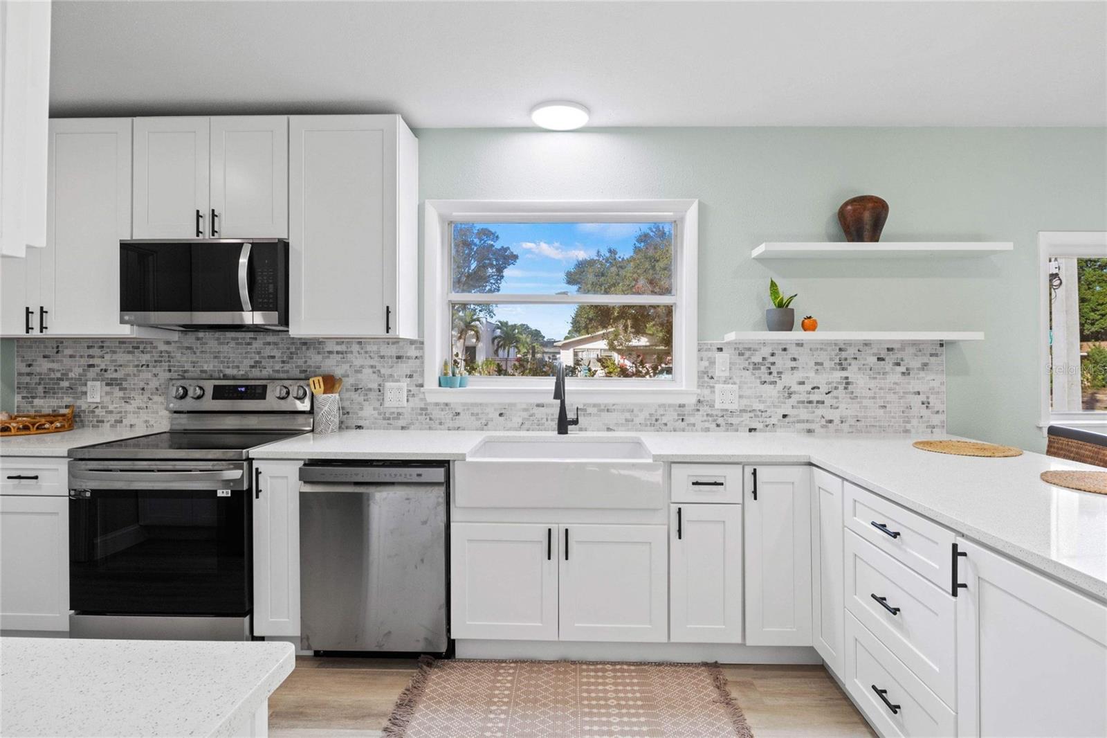 Single Family Residence in BRADENTON, FL - Daniel Dourado