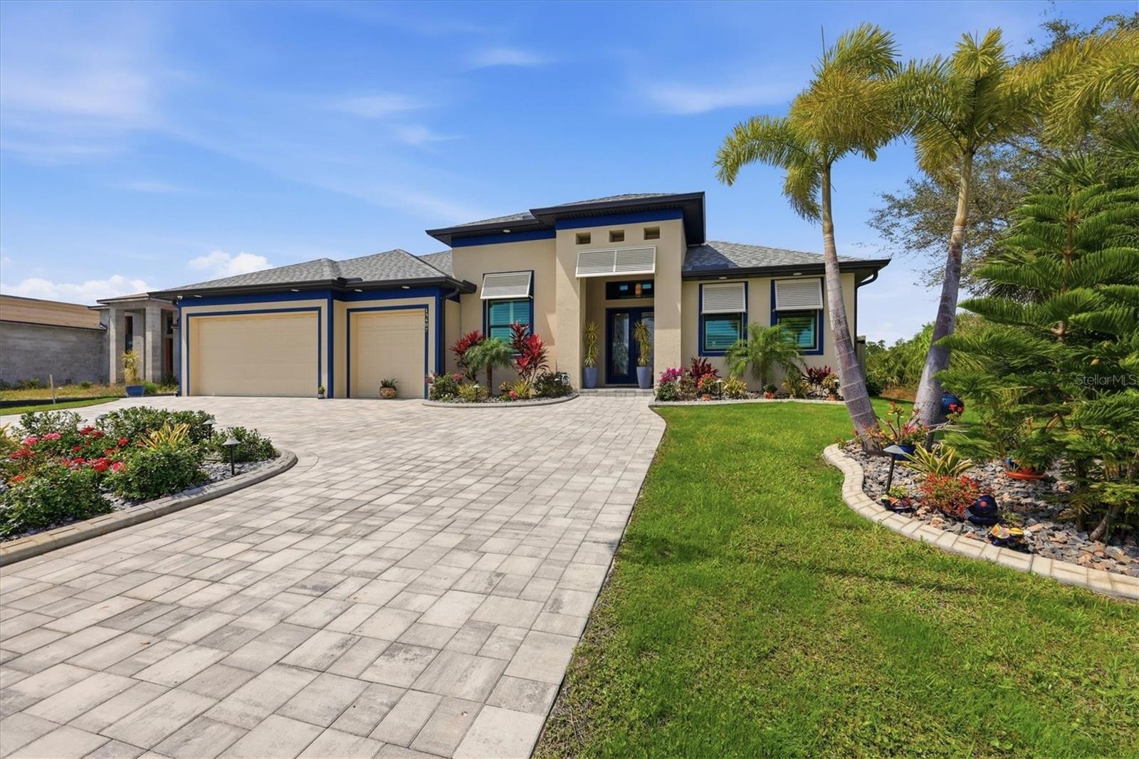Single Family Residence in PORT CHARLOTTE, FL - Daniel Dourado
