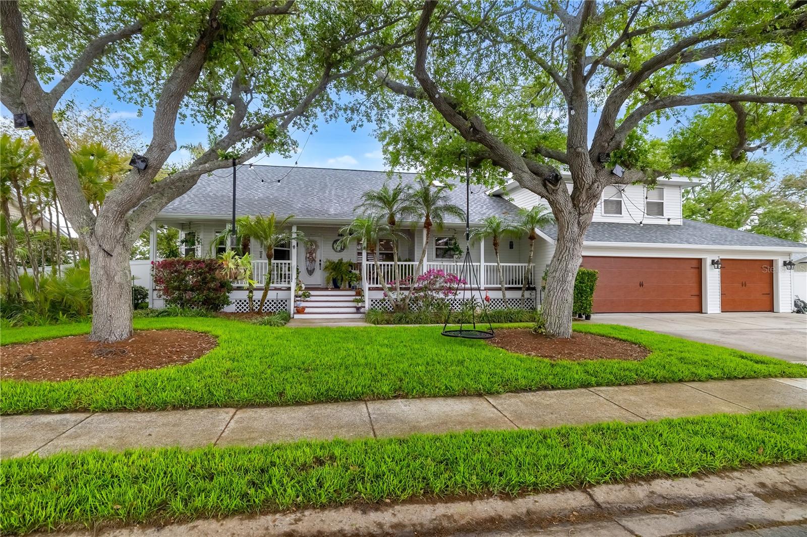 Single Family Residence in PALMETTO, FL - Daniel Dourado