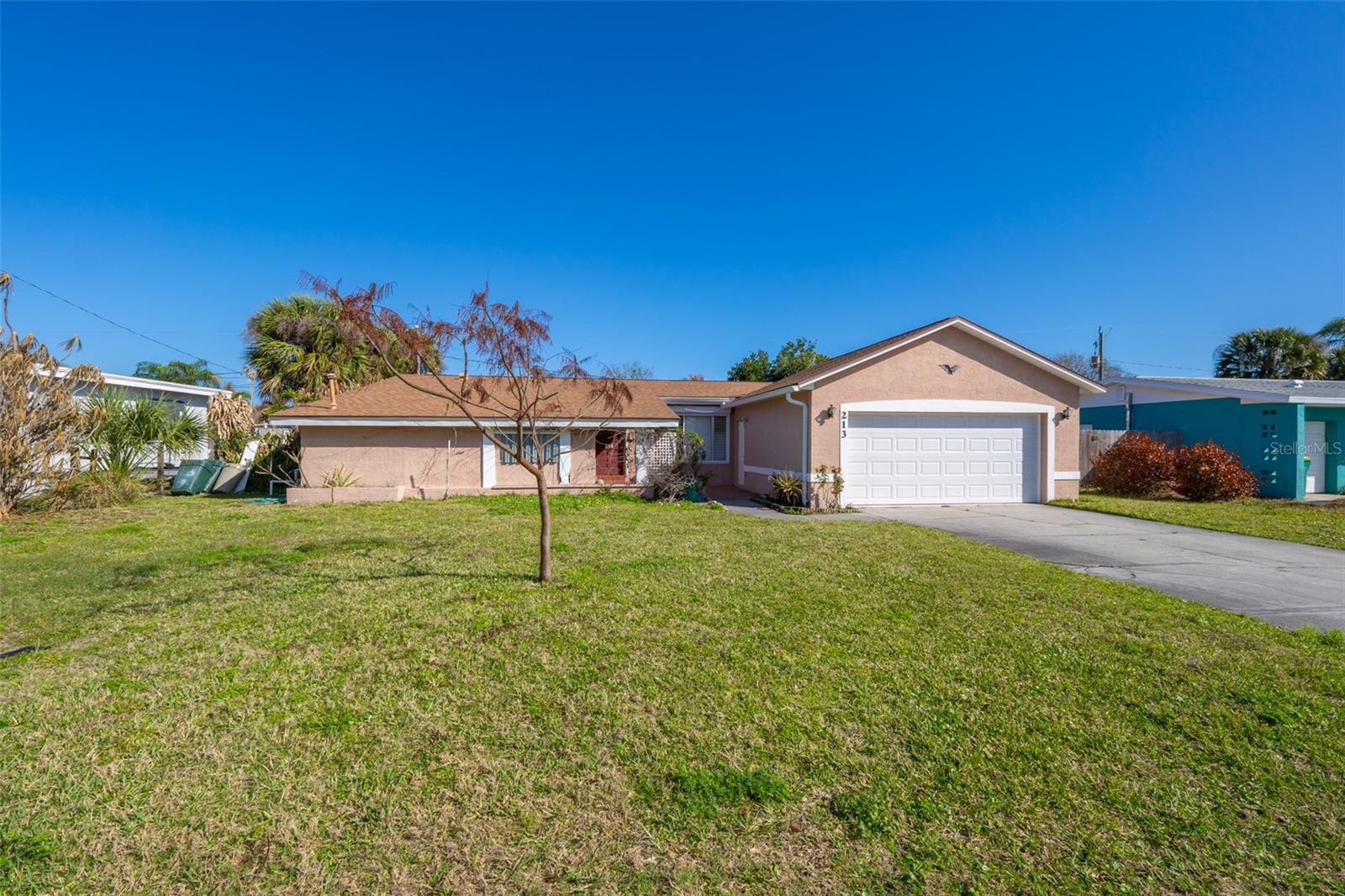 Single Family Residence em SATELLITE BEACH, FL - Daniel Dourado