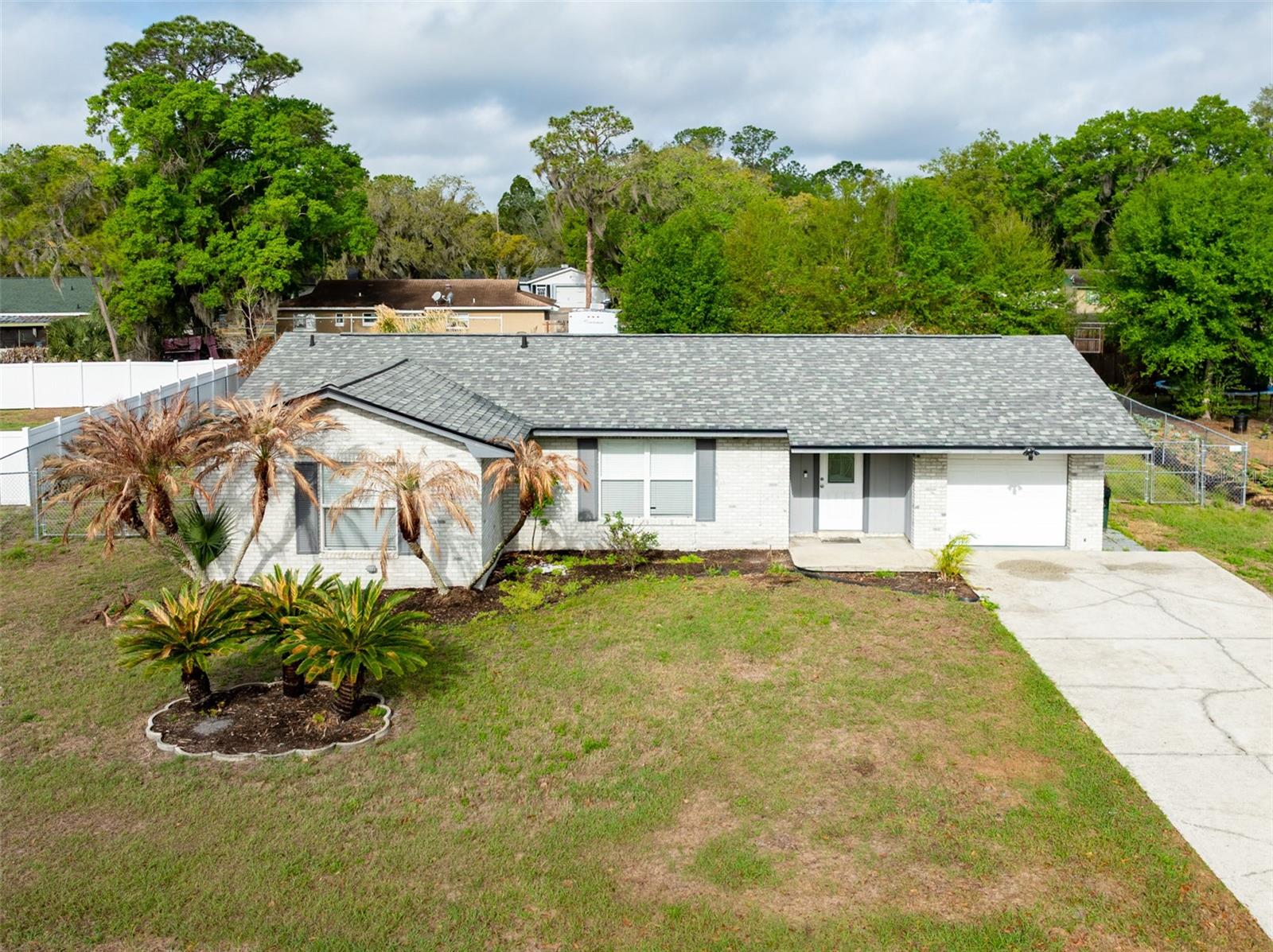 Single Family Residence in MULBERRY, FL - Daniel Dourado