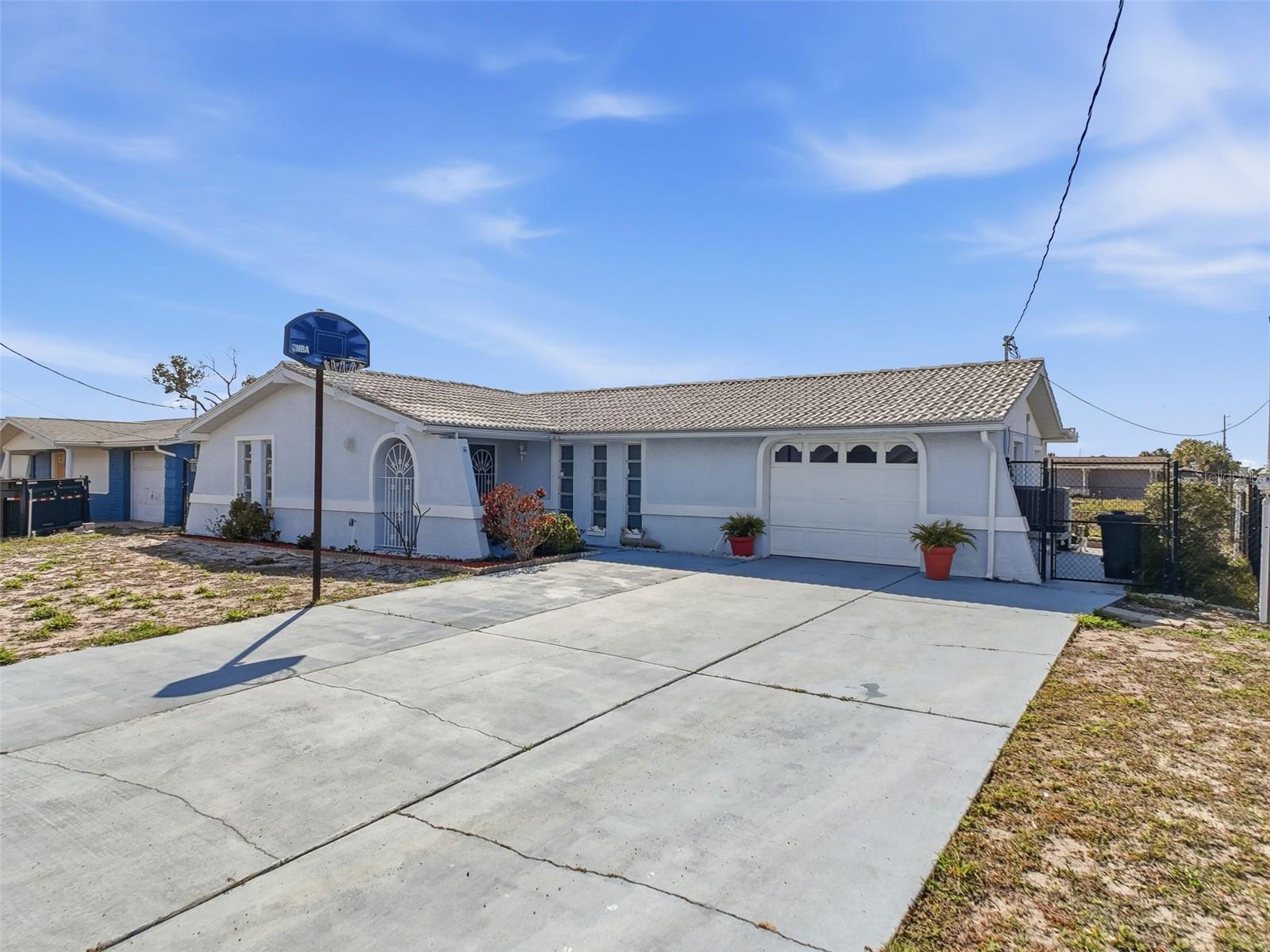 Single Family Residence in HUDSON, FL - Daniel Dourado
