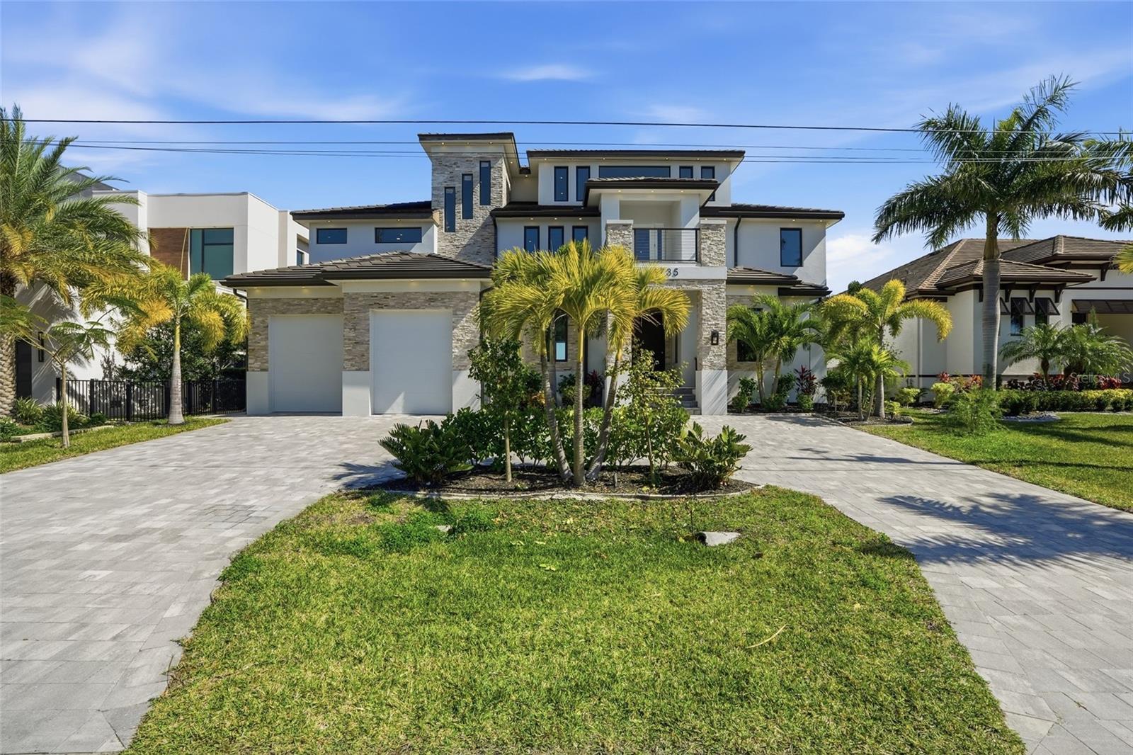 Single Family Residence em CAPE CORAL, FL - Daniel Dourado