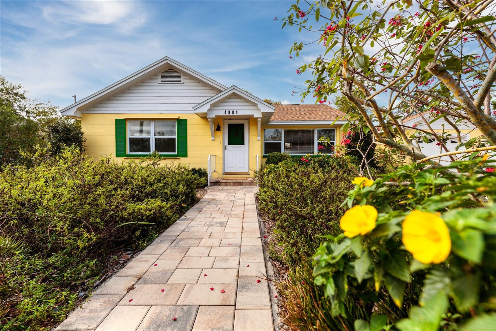 Single Family Residence em GULFPORT, FL - Daniel Dourado