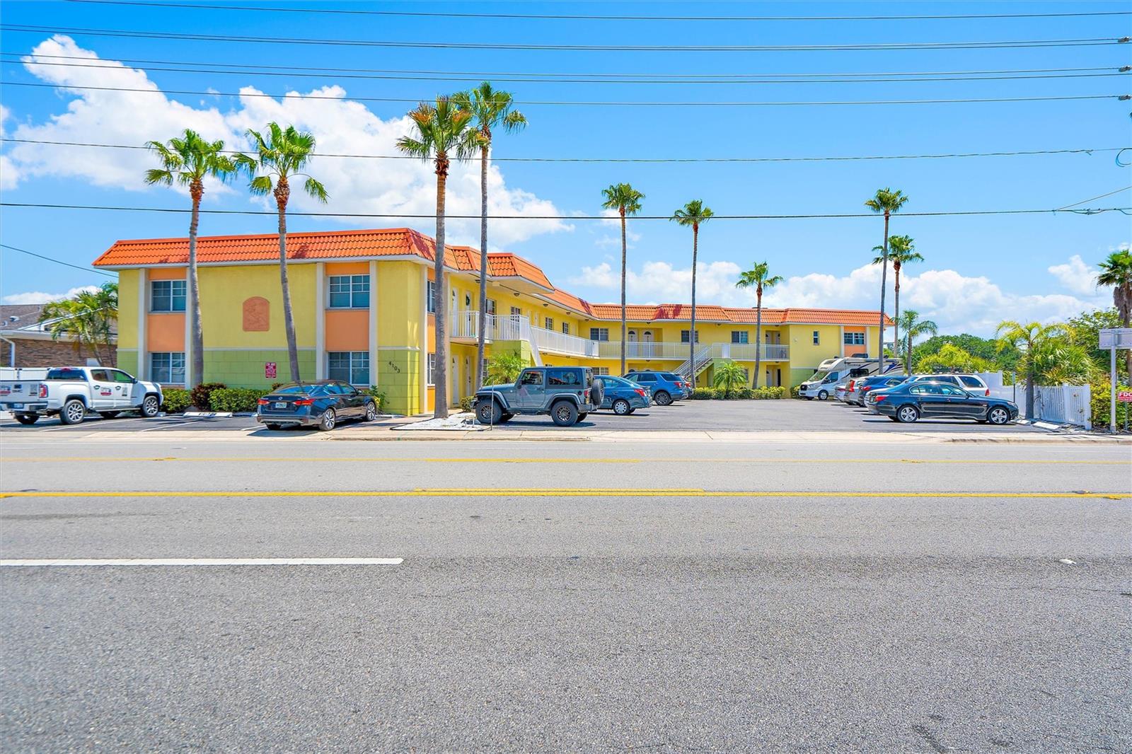 Condominium in ST PETE BEACH, FL - Daniel Dourado