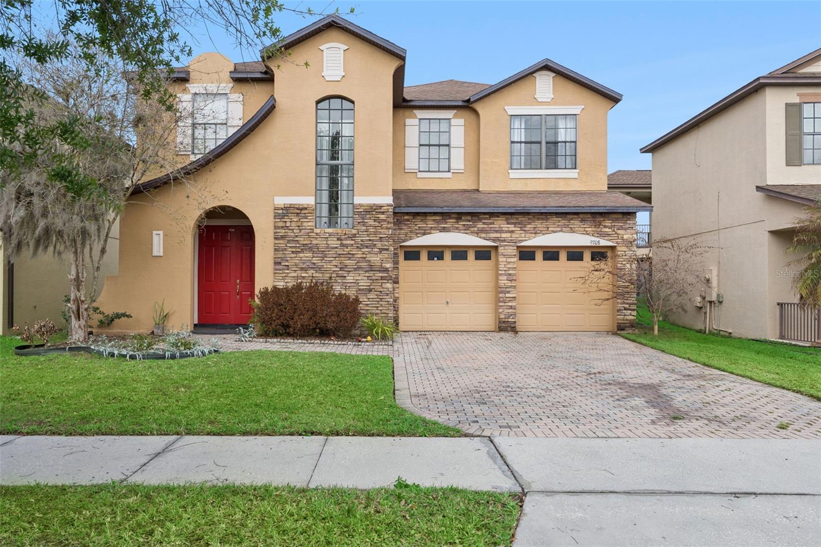 Single Family Residence in ORLANDO, FL - Daniel Dourado