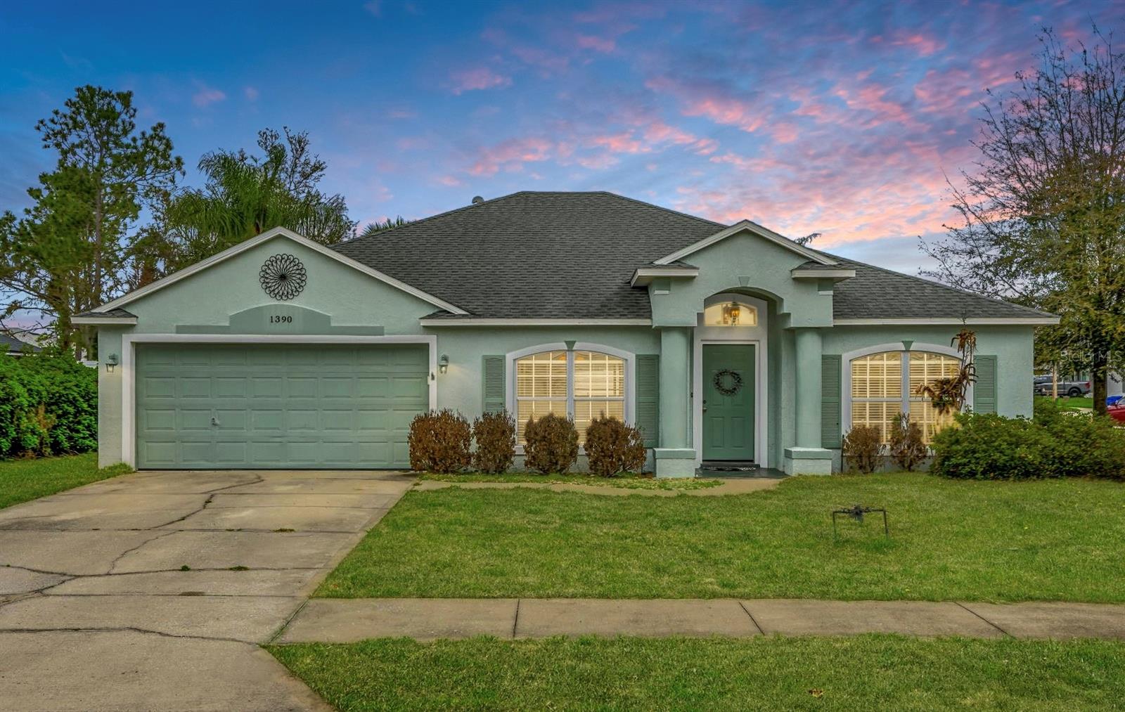 Single Family Residence in DELTONA, FL - Daniel Dourado