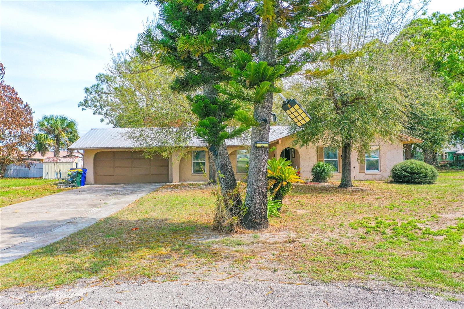 Single Family Residence in SEBRING, FL - Daniel Dourado