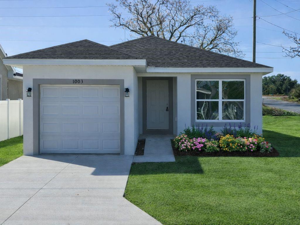 Single Family Residence in HAINES CITY, FL - Daniel Dourado