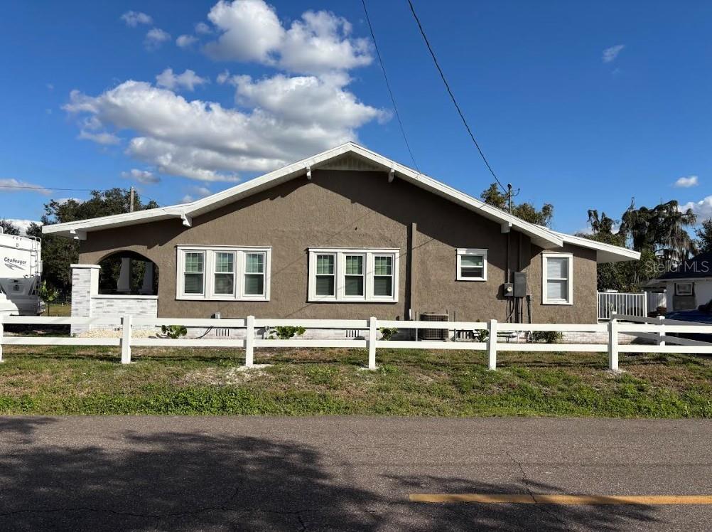 Single Family Residence in LAKELAND, FL - Daniel Dourado