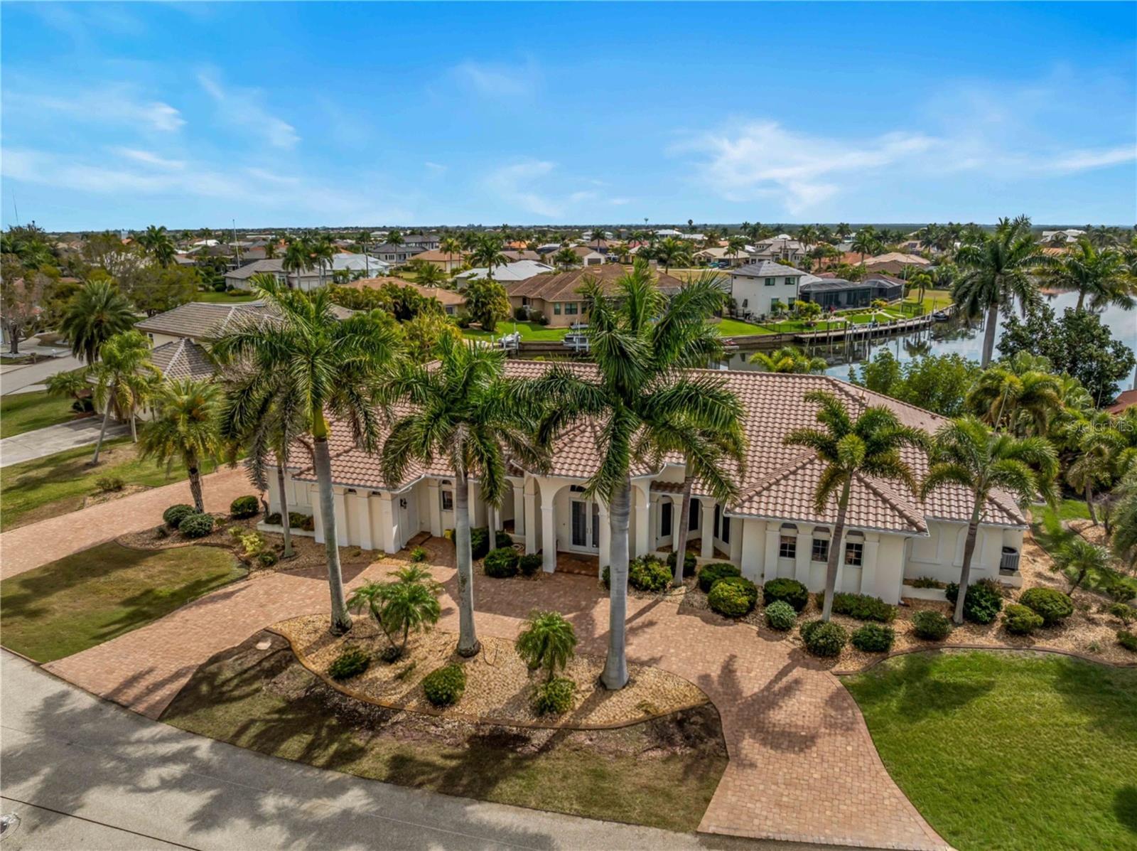 Single Family Residence em PUNTA GORDA, FL - Daniel Dourado