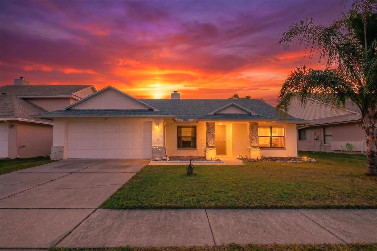 Single Family Residence in LAKE MARY, FL - Daniel Dourado