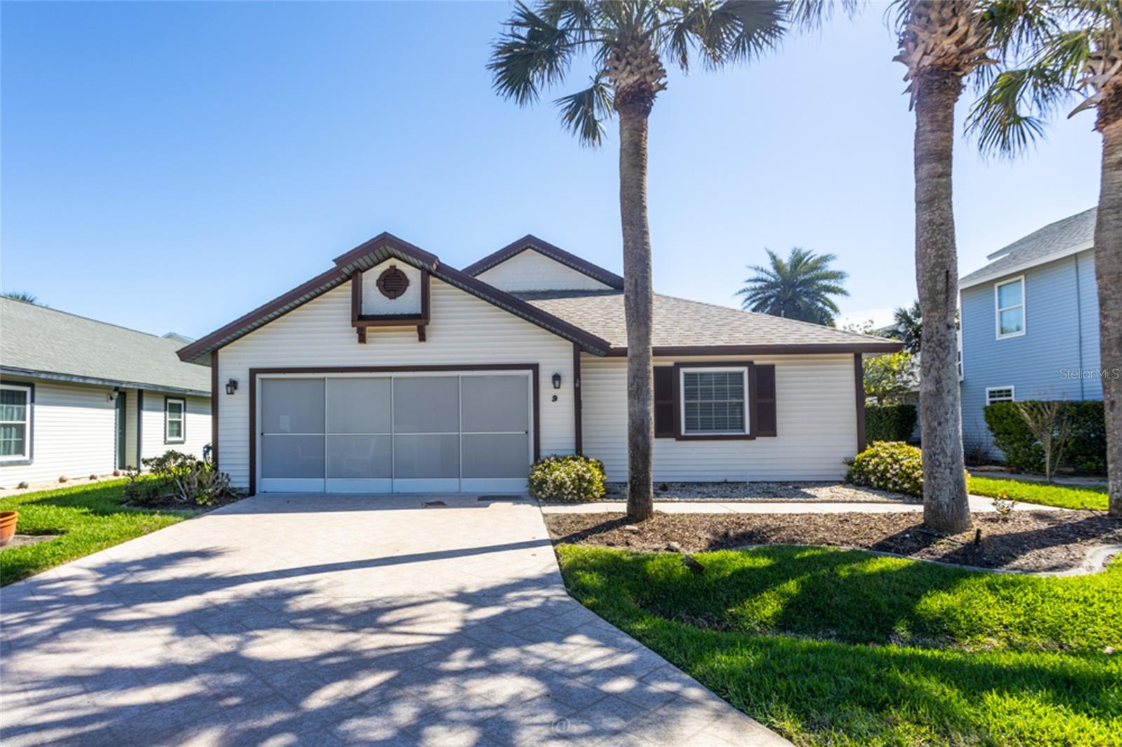 Single Family Residence in PALM COAST, FL - Daniel Dourado