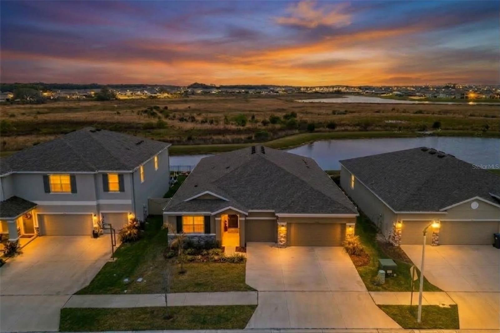 Single Family Residence em WESLEY CHAPEL, FL - Daniel Dourado