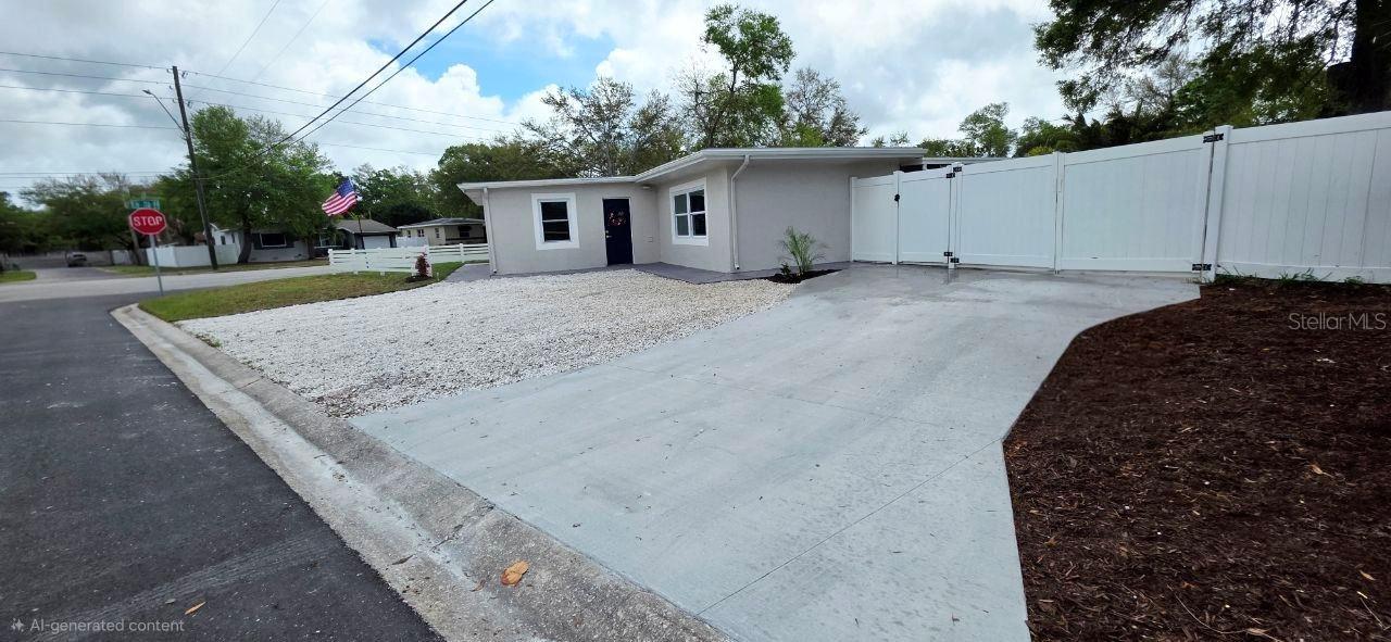 Single Family Residence in ST PETERSBURG, FL - Daniel Dourado