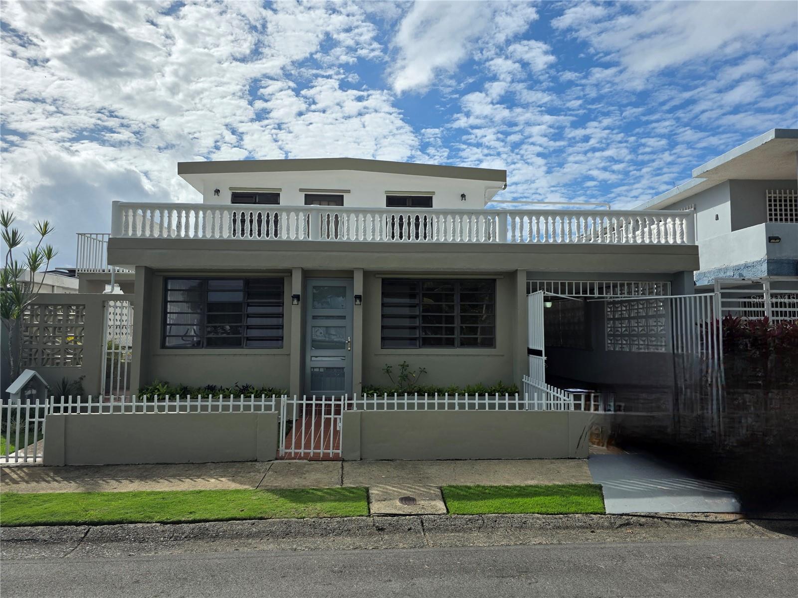 Single Family Residence em CAROLINA, PR - Daniel Dourado