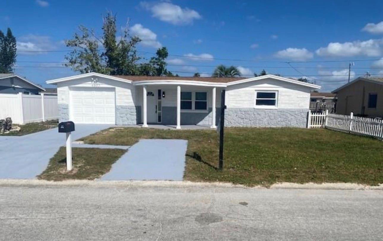 Single Family Residence em HOLIDAY, FL - Daniel Dourado