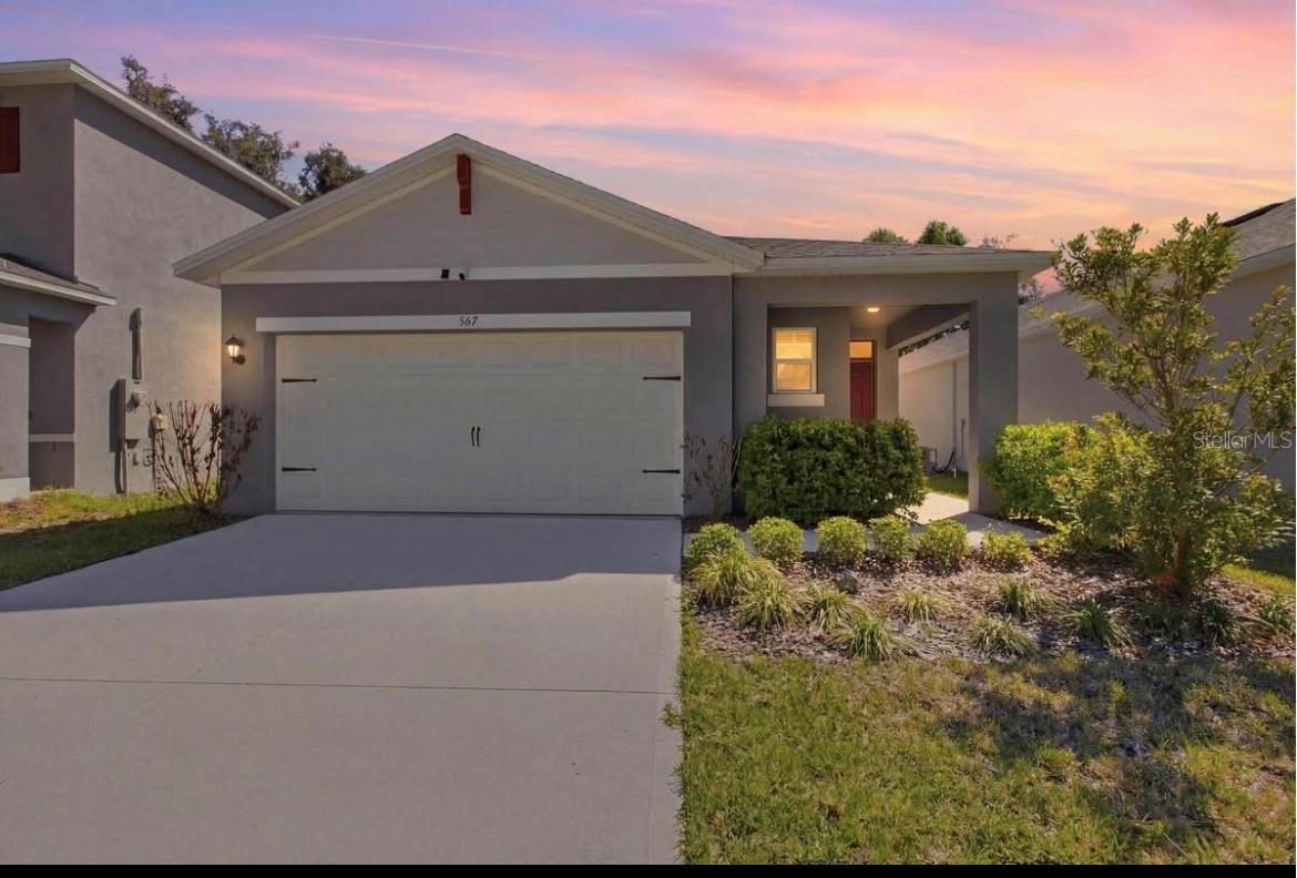 Single Family Residence in DELAND, FL - Daniel Dourado