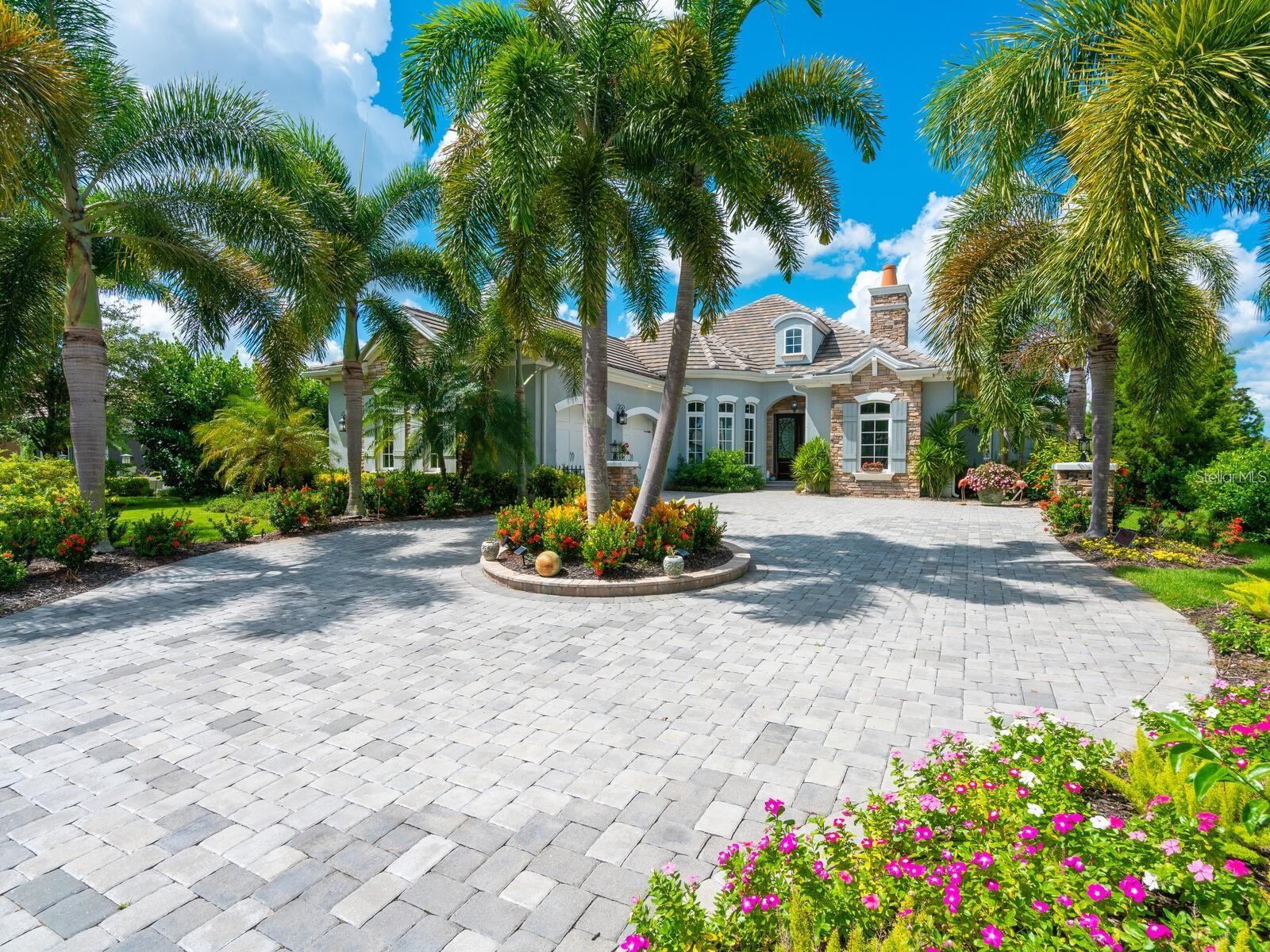 Single Family Residence in LAKEWOOD RANCH, FL - Daniel Dourado