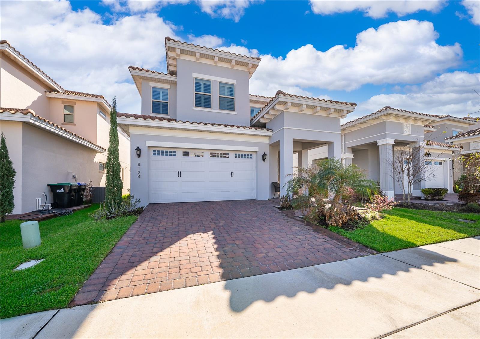 Single Family Residence in ORLANDO, FL - Daniel Dourado