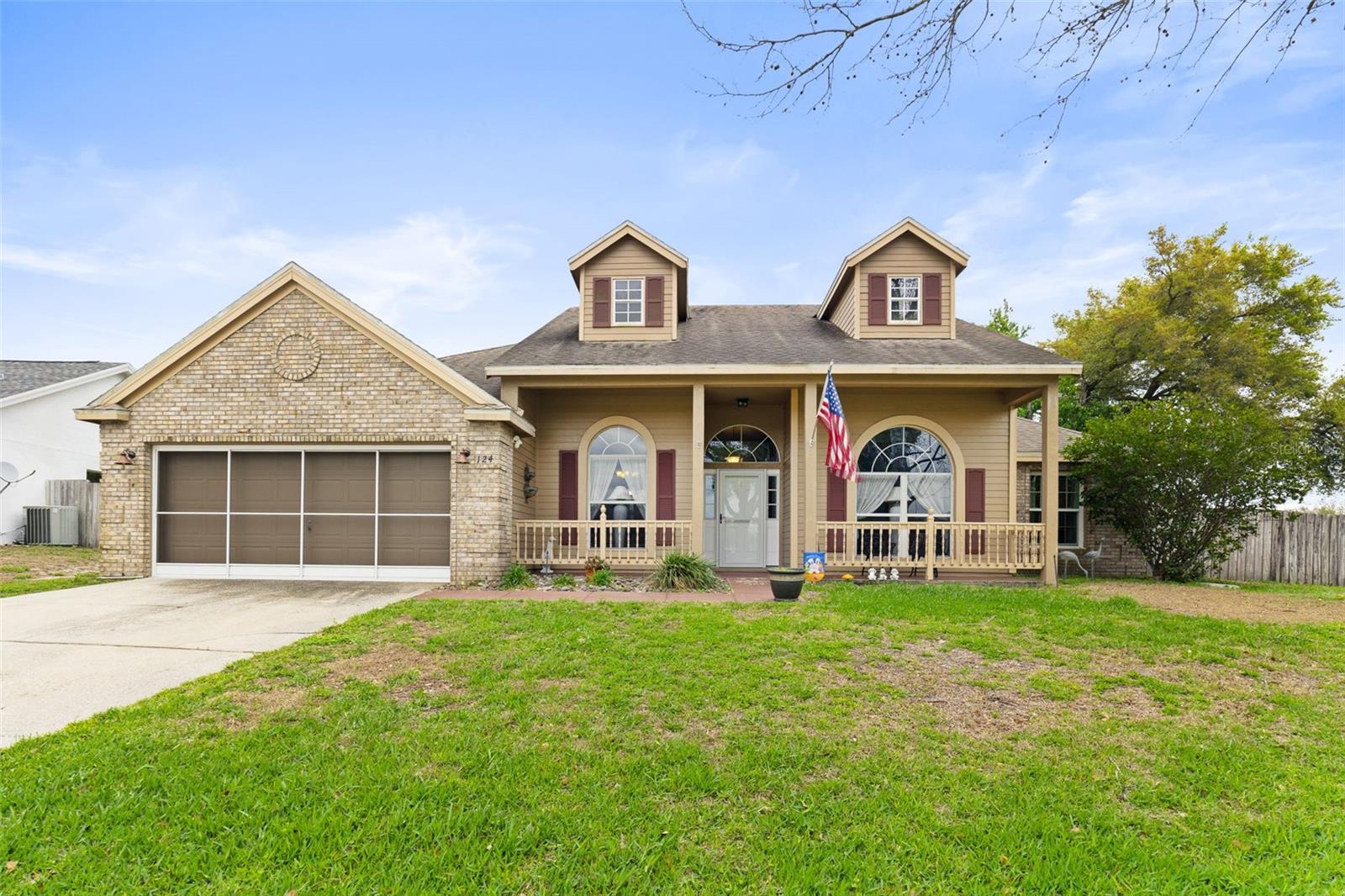 Single Family Residence in GROVELAND, FL - Daniel Dourado