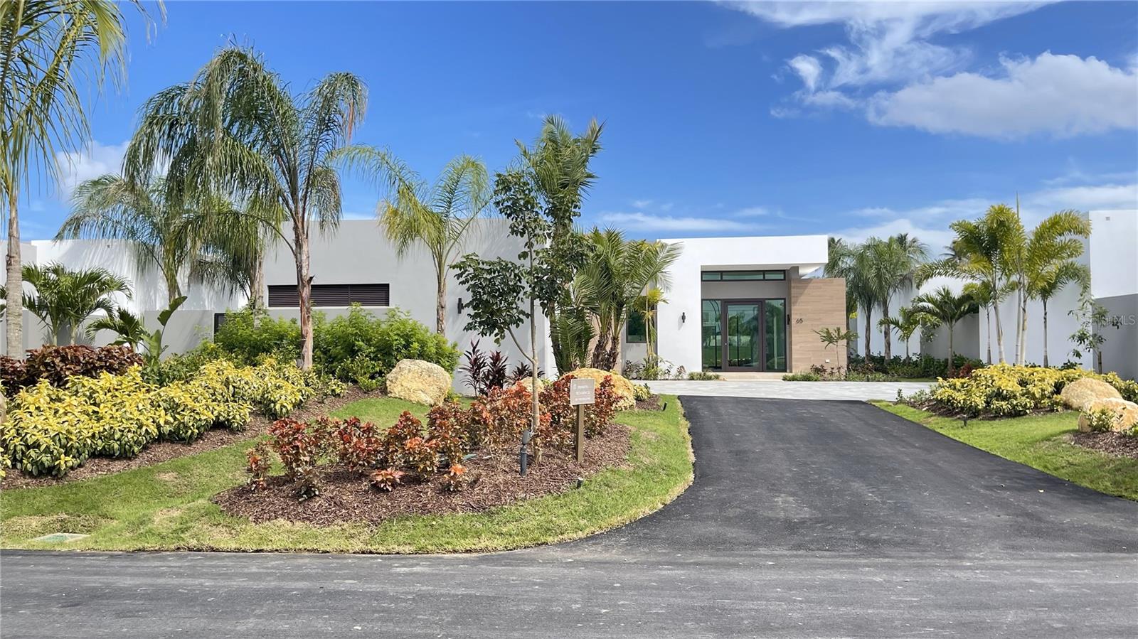 Single Family Residence in DORADO, PR - Daniel Dourado