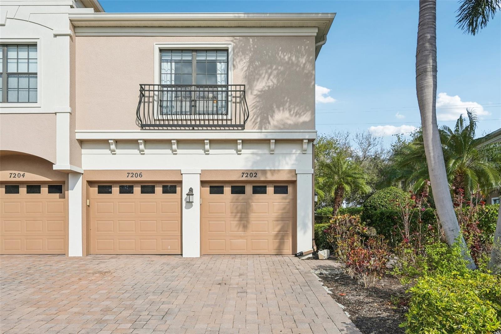 Condominium in BRADENTON, FL - Daniel Dourado