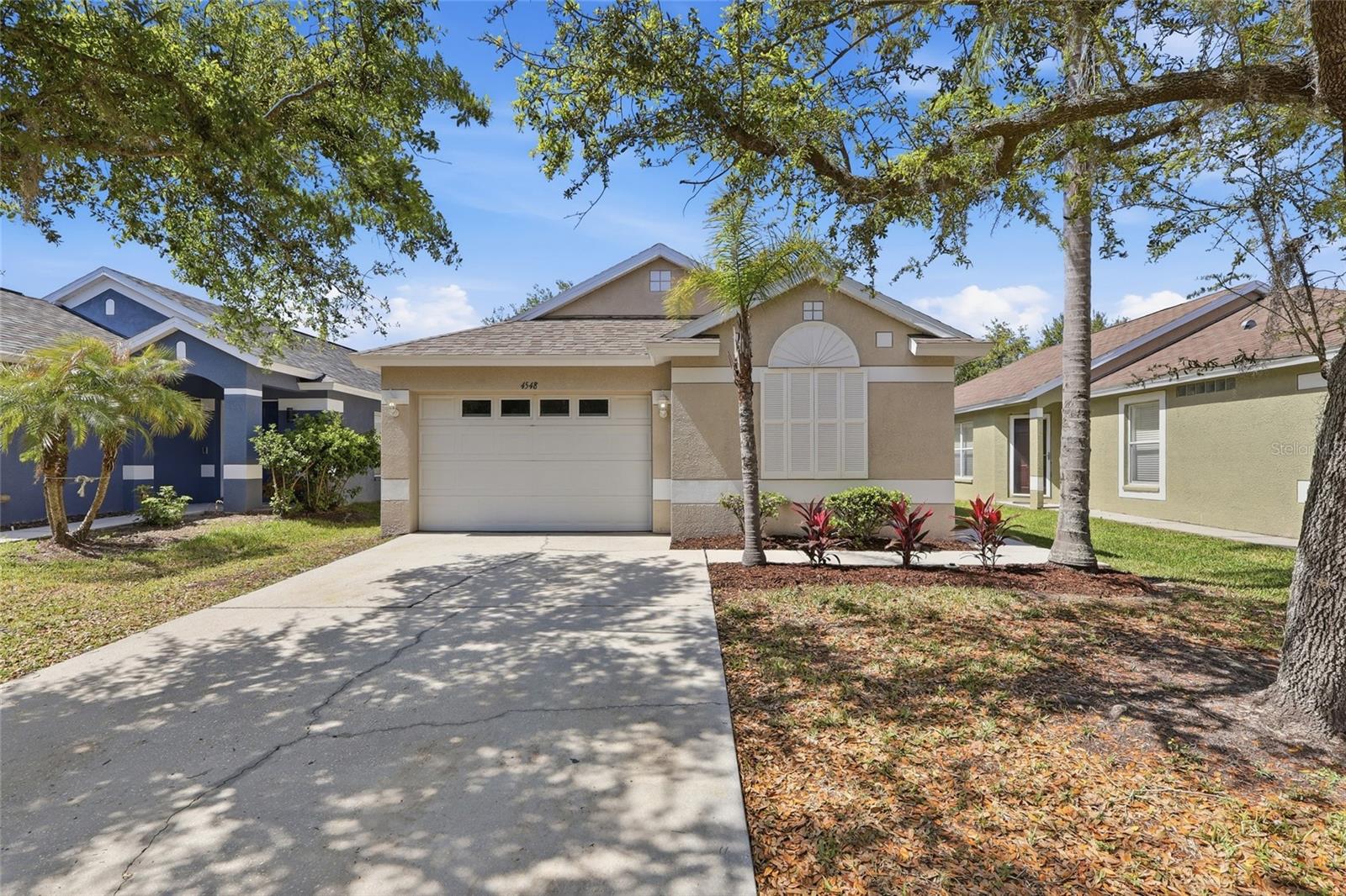 Single Family Residence em WESLEY CHAPEL, FL - Daniel Dourado