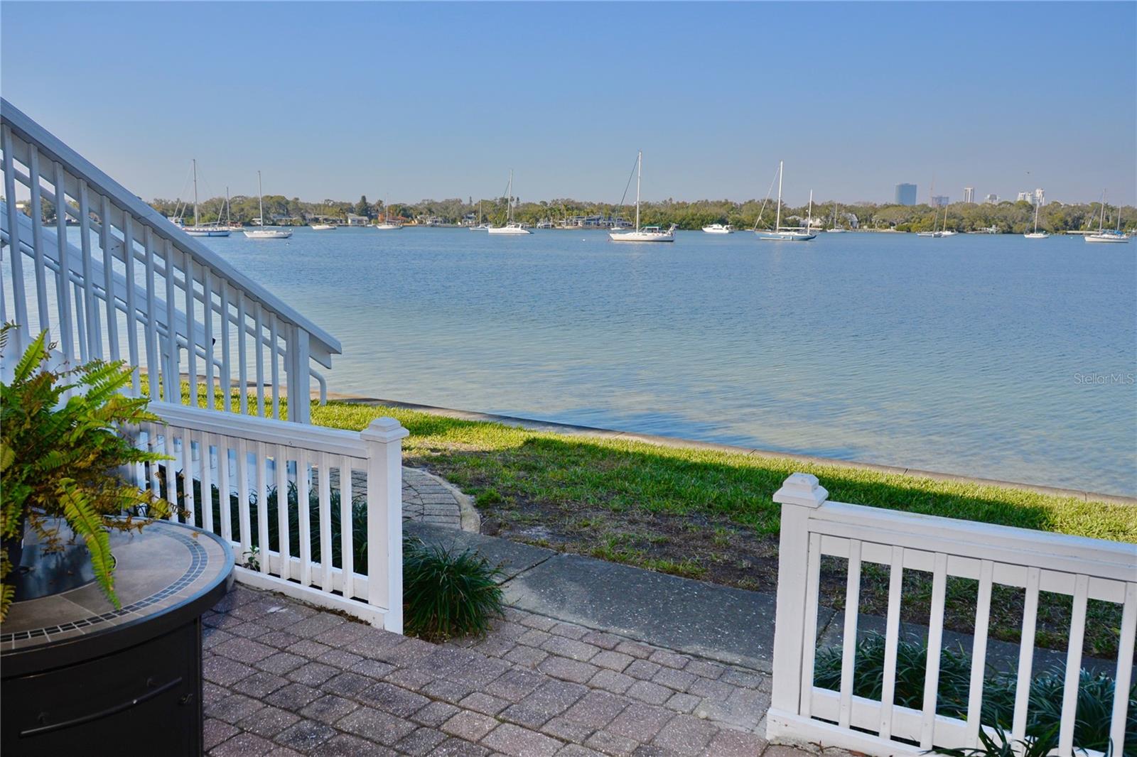 Condominium in ST PETERSBURG, FL - Daniel Dourado