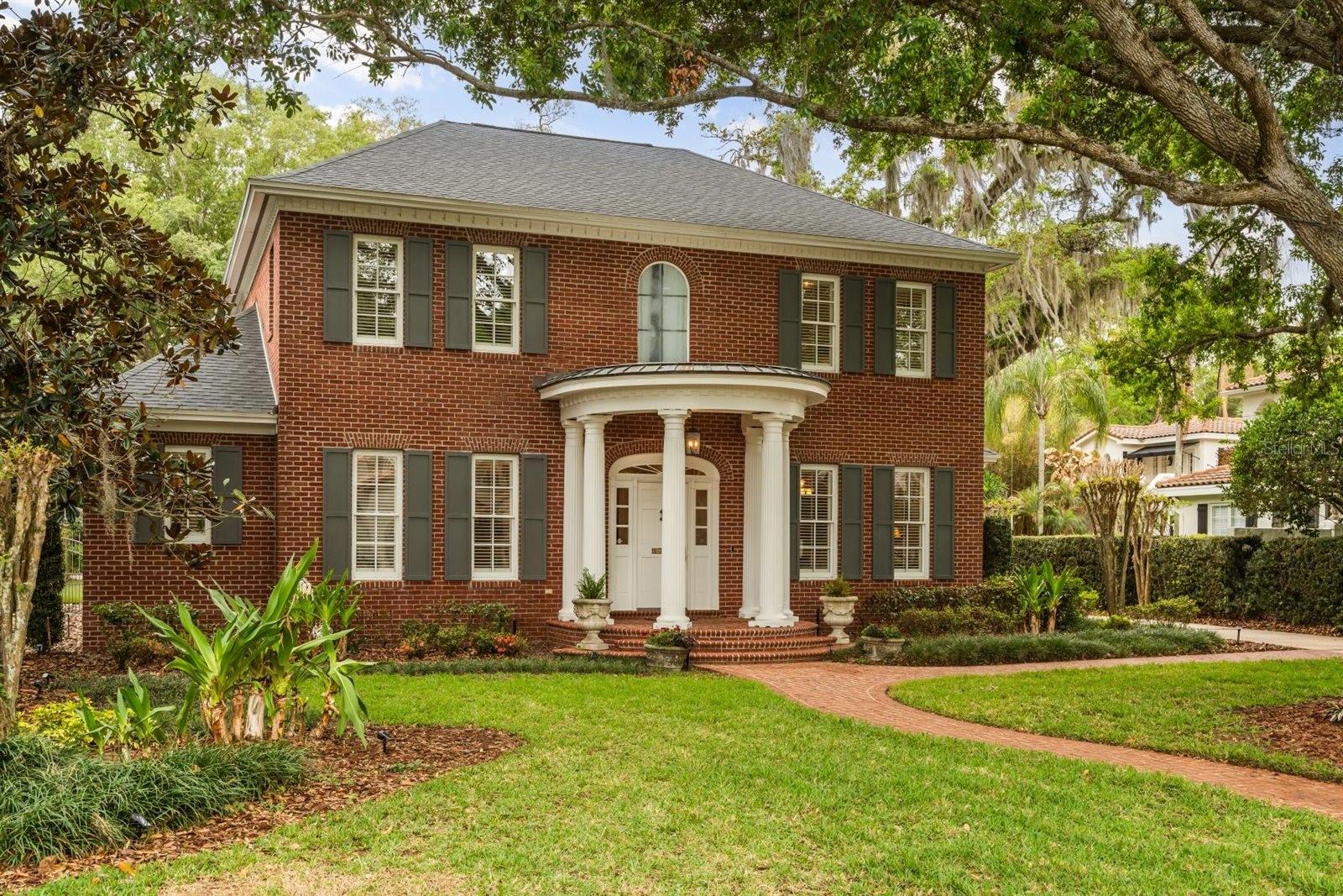 Single Family Residence in ORLANDO, FL - Daniel Dourado