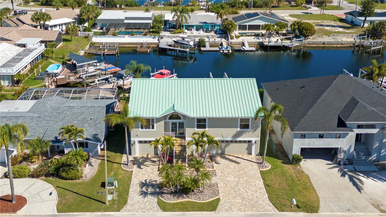 Single Family Residence em NEW PORT RICHEY, FL - Daniel Dourado