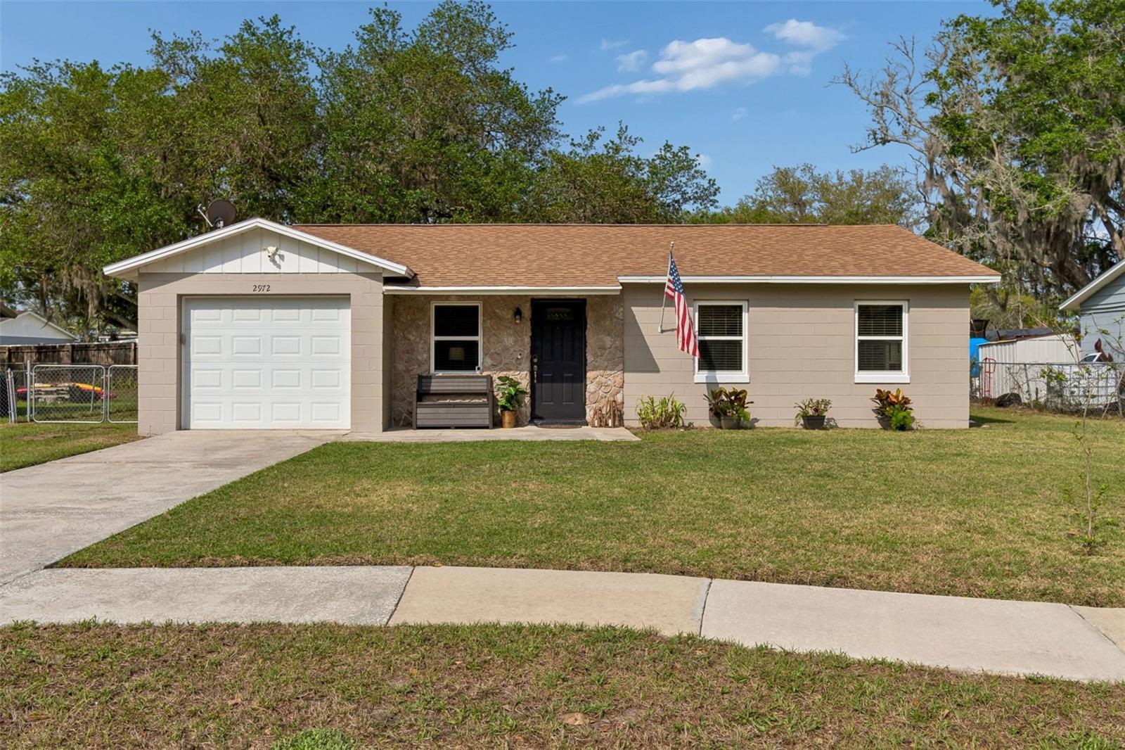 Single Family Residence in ORLANDO, FL - Daniel Dourado