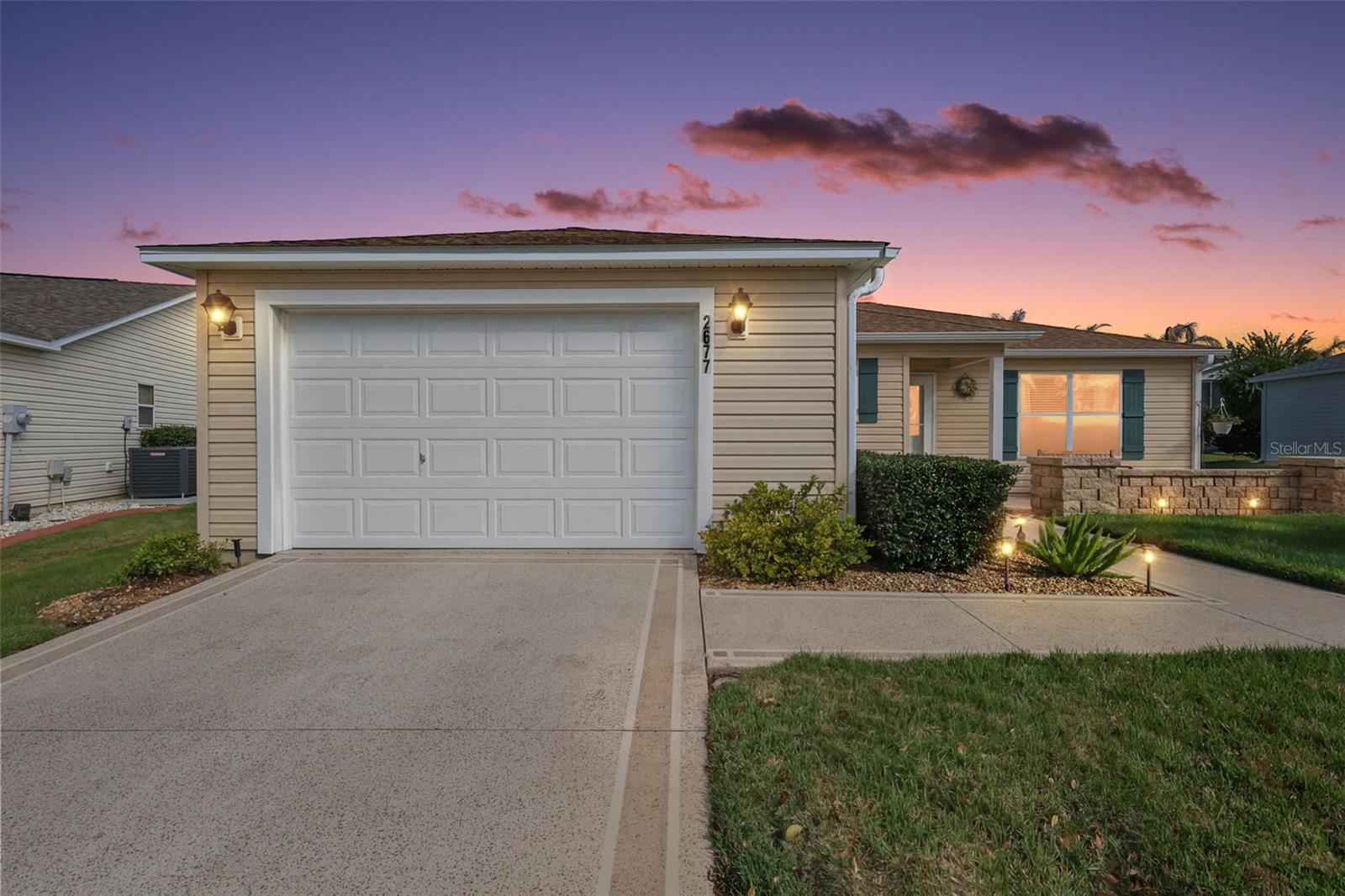 Single Family Residence in THE VILLAGES, FL - Daniel Dourado