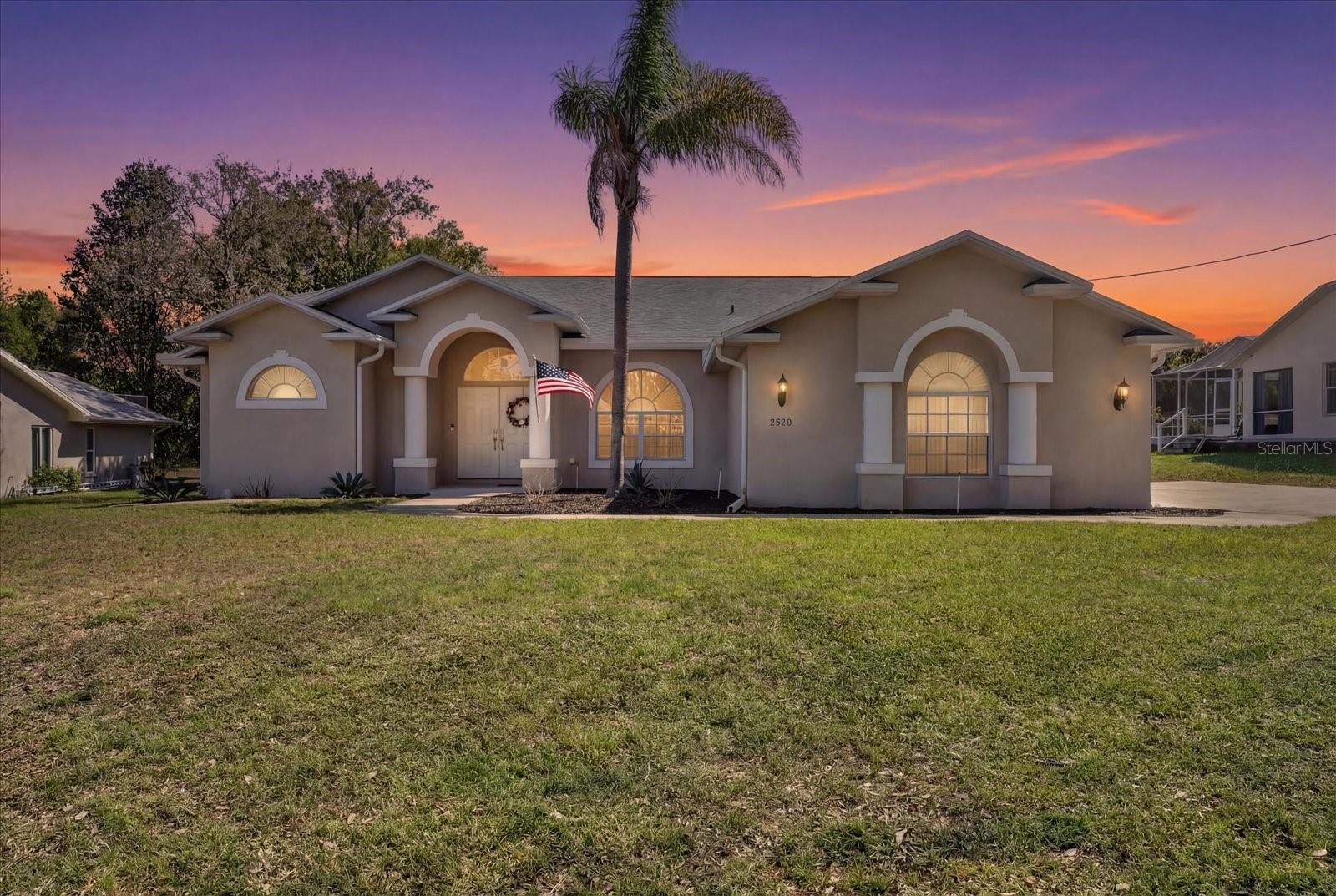 Single Family Residence em SPRING HILL, FL - Daniel Dourado