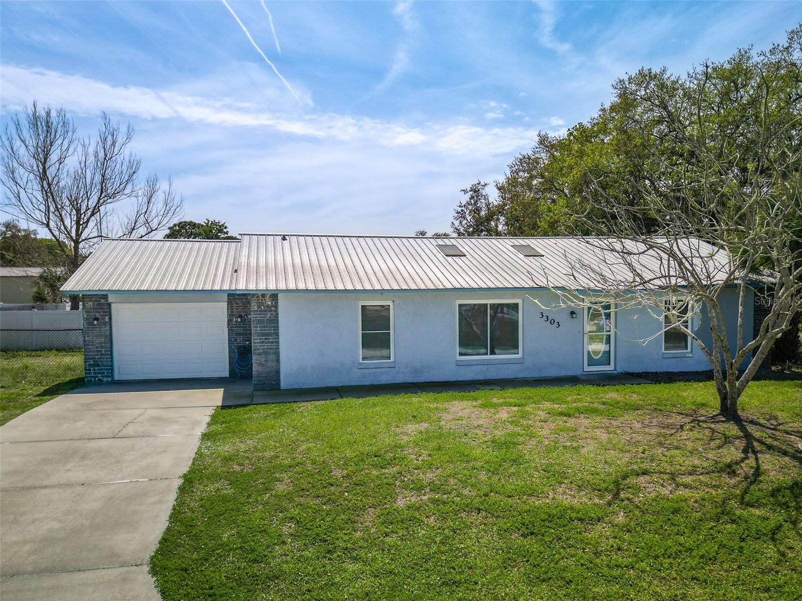 Single Family Residence in EDGEWATER, FL - Daniel Dourado