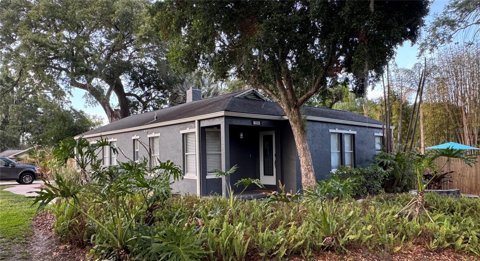 Single Family Residence in ORLANDO, FL - Daniel Dourado