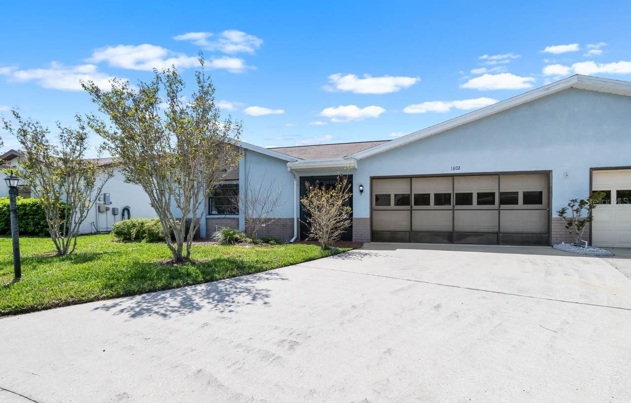 Single Family Residence in SUN CITY CENTER, FL - Daniel Dourado