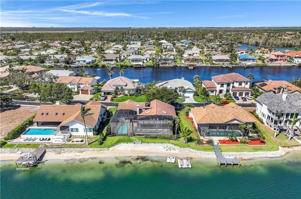 Single Family Residence em FORT MYERS, FL - Daniel Dourado