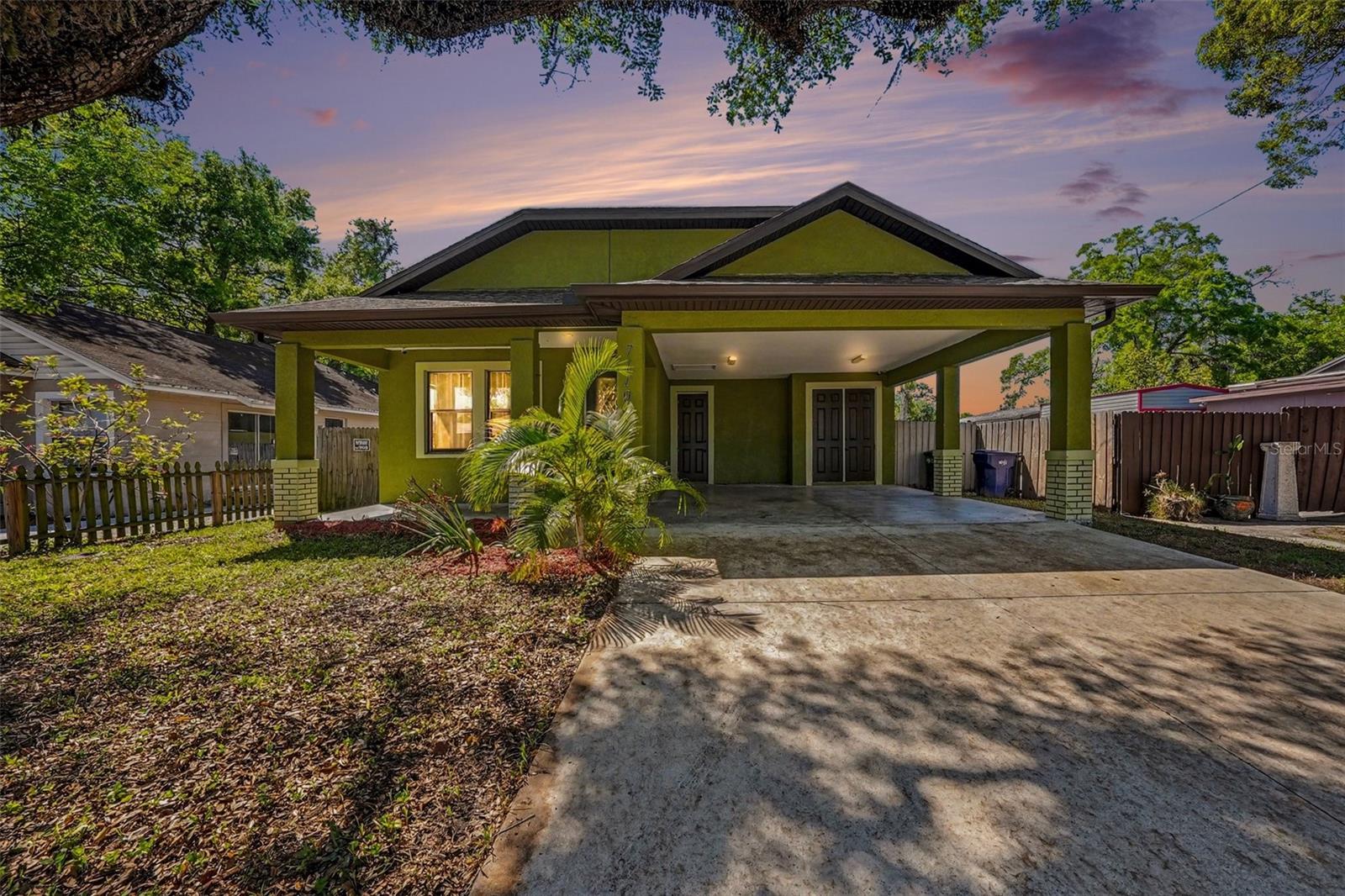 Single Family Residence in TAMPA, FL - Daniel Dourado