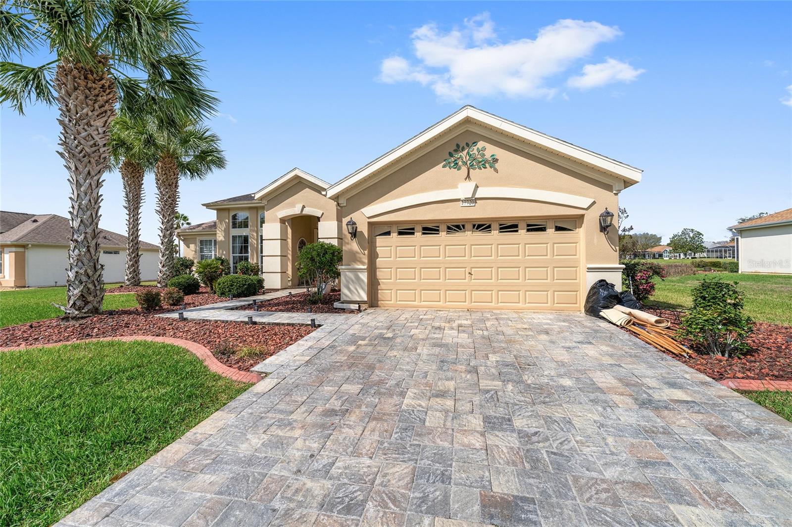 Single Family Residence em SUMMERFIELD, FL - Daniel Dourado