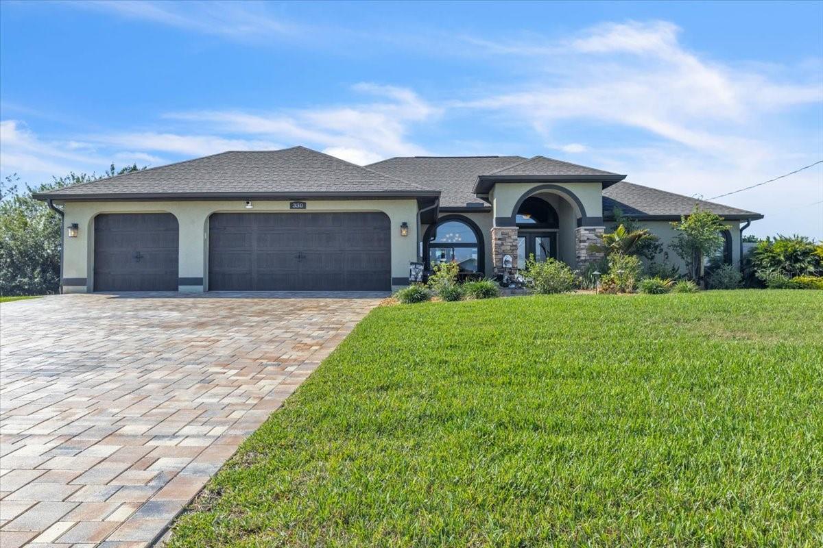 Single Family Residence em CAPE CORAL, FL - Daniel Dourado